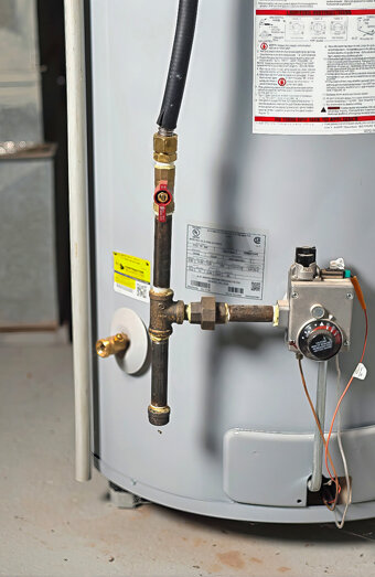 https://bibralakehotwater.com.au/uploads/2025/06/gas-hot-water-system-65811.jpg