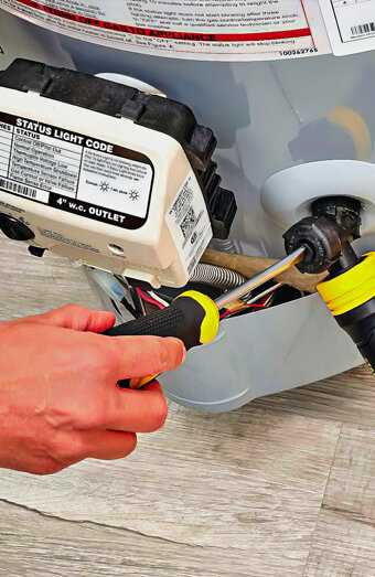 https://bibralakehotwater.com.au/uploads/2025/06/hot-water-servicing-70528.jpg
